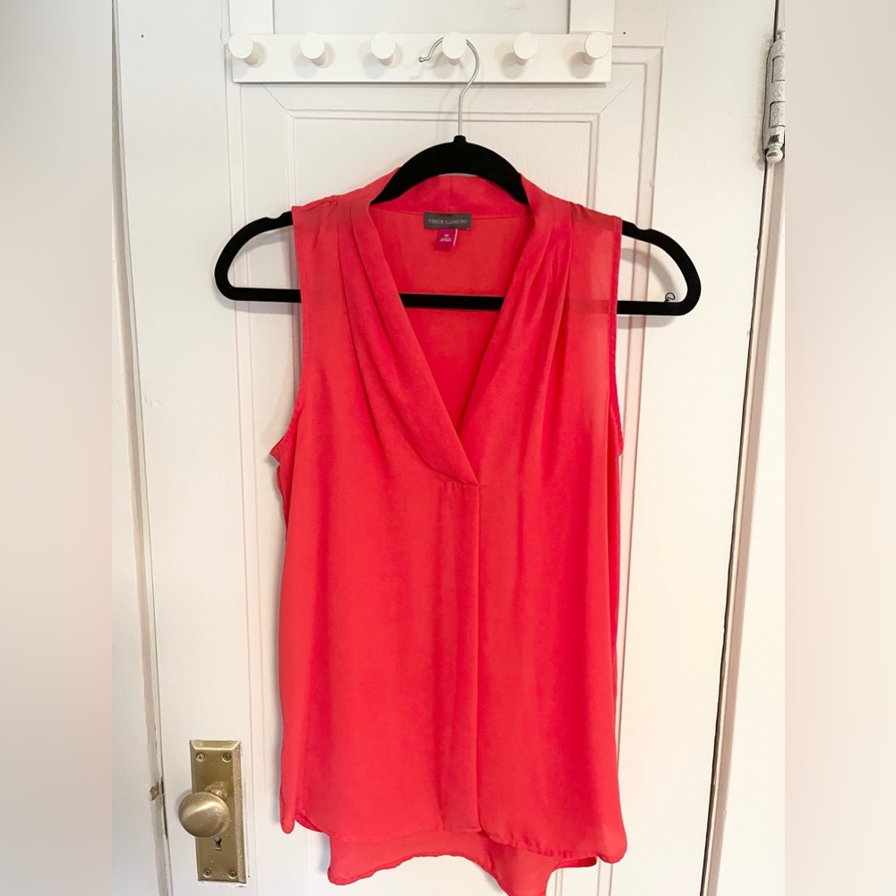 Vince Camuto sleeveless v neck blouse